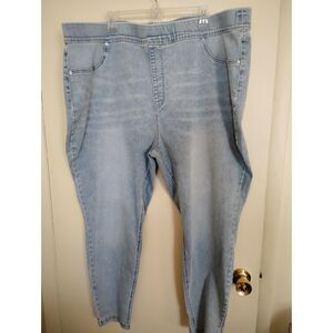 NEW Women's Plus size Jeans size 3X (24/26)